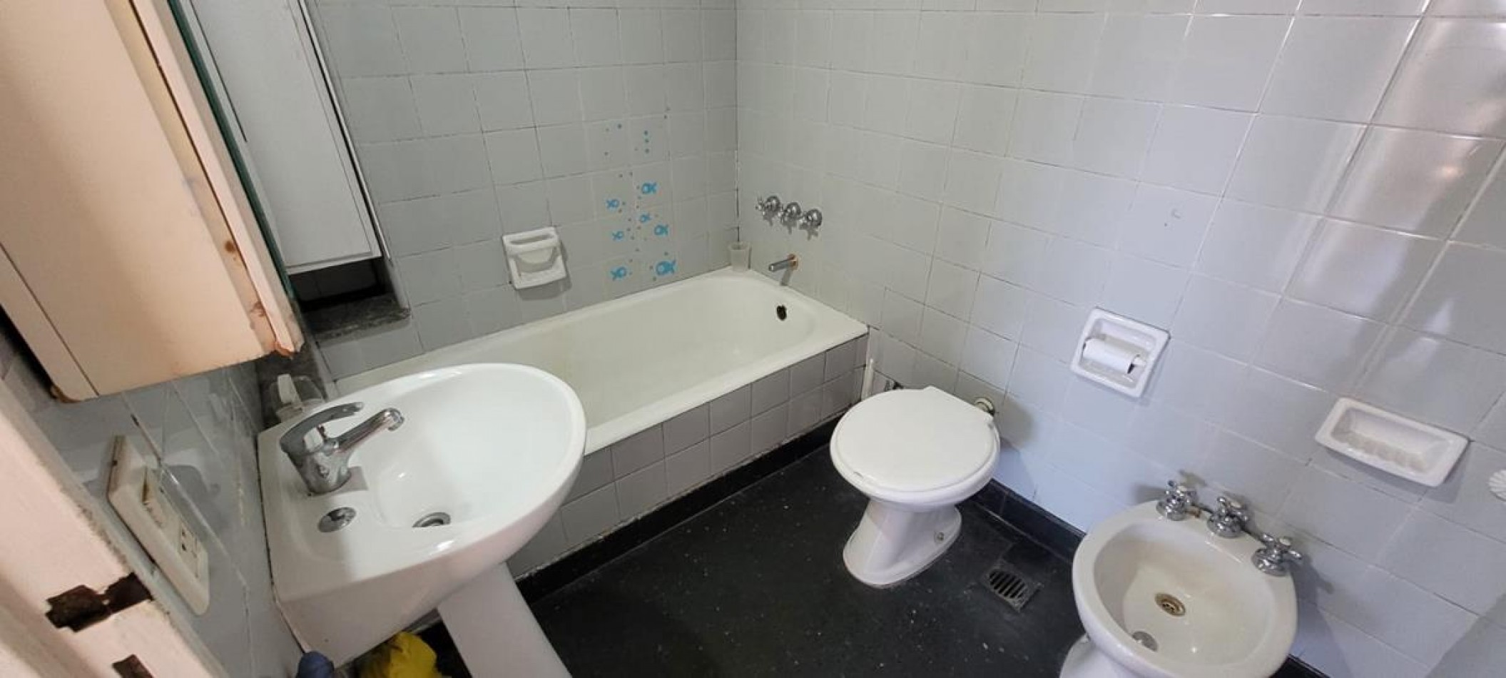 PALERMO, Depto. 3 Amb. al frente, 60 mt2.MUY BUENA UBICACION.  Av. Santa Fe y Av. R. S. Ortiz. CON COCHERA. EXCELENTE OPORTUNIDAD.