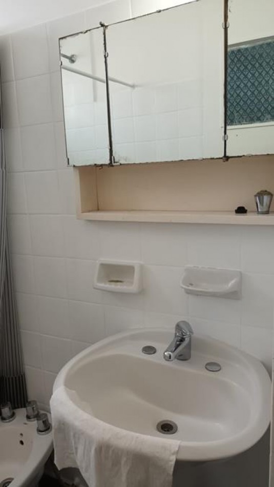 Barrio Norte, 1 Ambiente con balcon. LATERAL. Muy buena ubicacion, luminoso. a 3 cuadras Av. Santa Fe y linea subte D y H