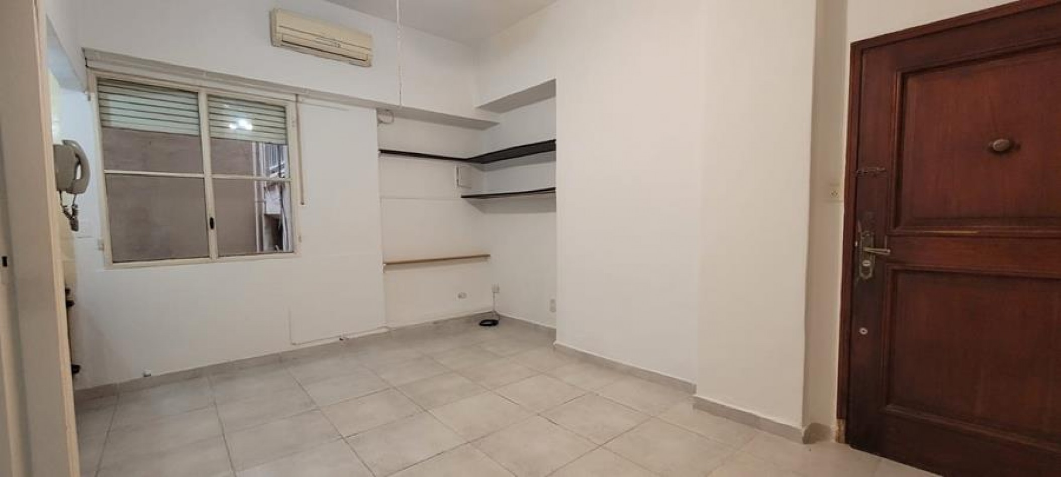 Palermo, 2 Ambientes, interno con Patio. Muy buena ubicacion sobre Av. S. Ortiz zona plaza Guadalupe