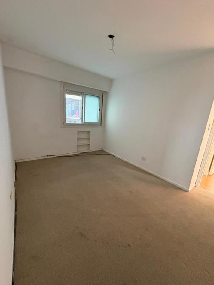 Palermo, 4 Ambientes Cotrafrente. MUY LUMINOSO. Muy buena ubicacion sobre Av. S. Ortiz, a 1 cuadra plaza Armenia