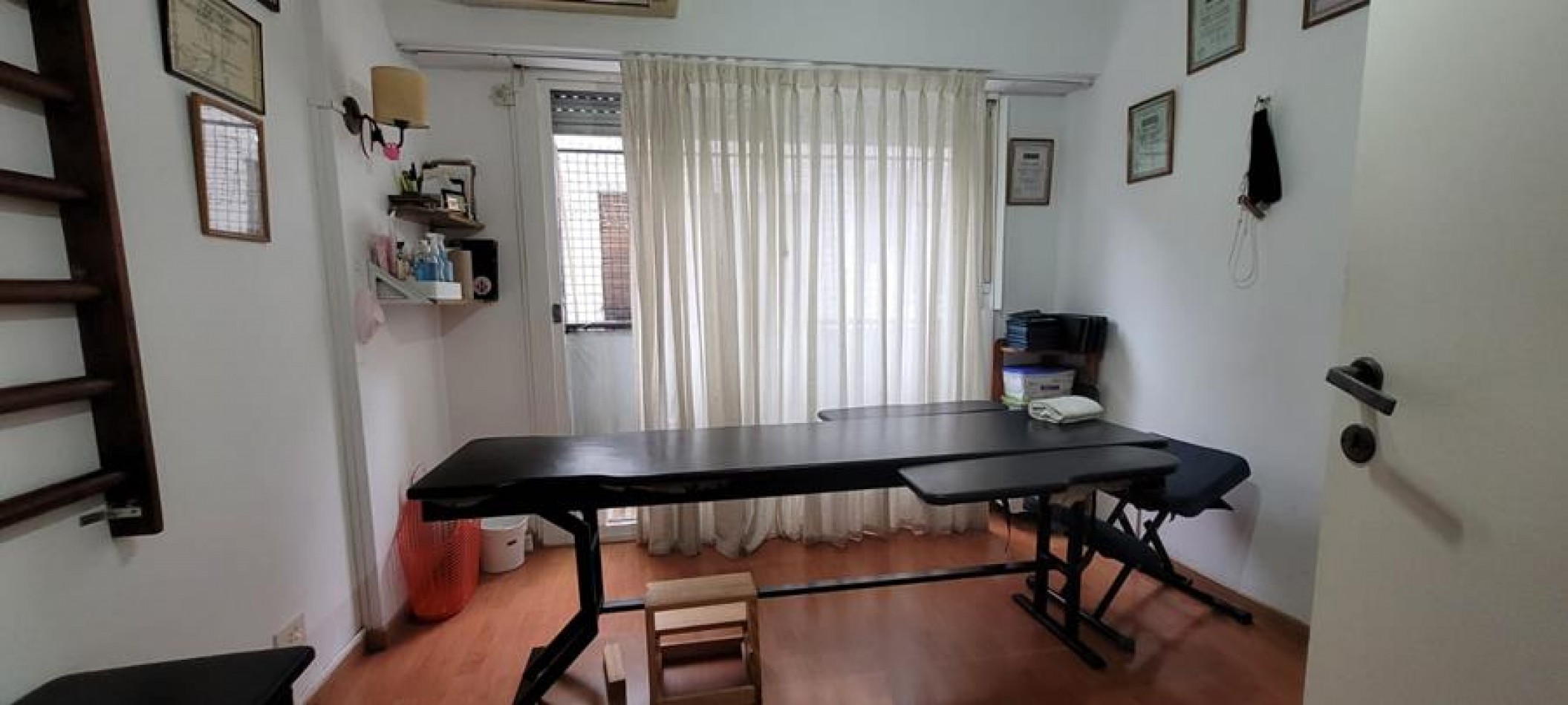 Palermo 3 Ambientes con dependencia servicio, contrafrente. LUMINOSO. Muy buena ubicacion sobre Av. S Fe esquina Av. S. Ortiz. APTO PROFESIONAL