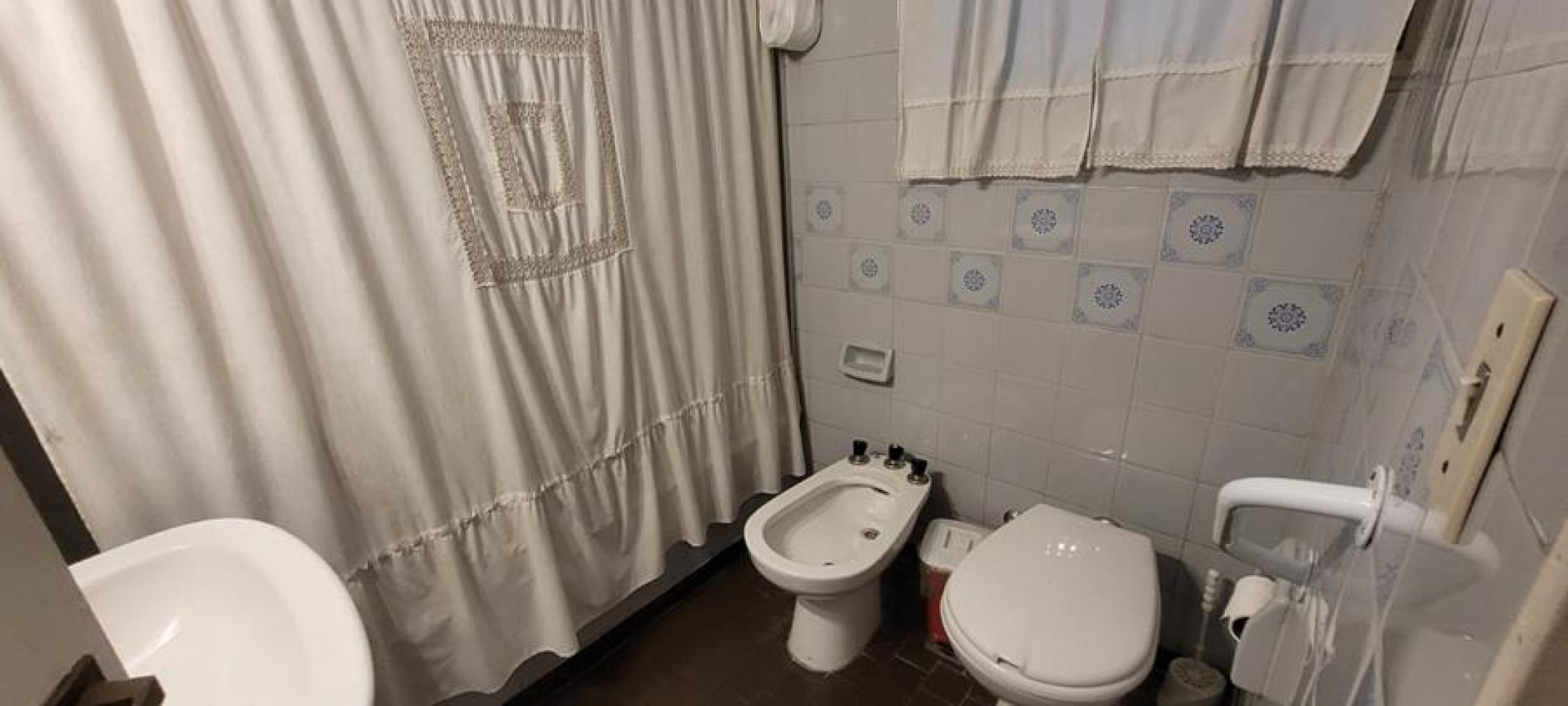 Palermo 3 Ambientes con dependencia servicio, contrafrente. LUMINOSO. Muy buena ubicacion sobre Av. S Fe esquina Av. S. Ortiz. APTO PROFESIONAL