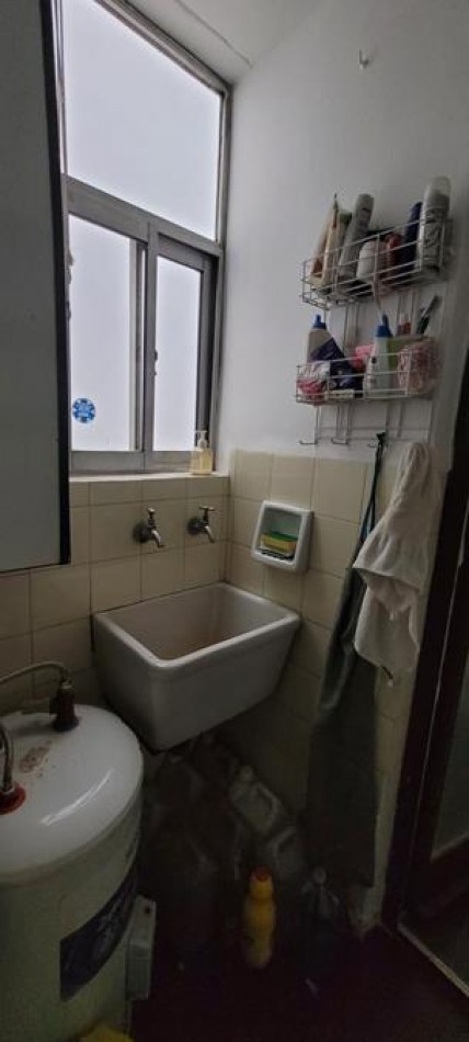 Palermo 3 Ambientes con dependencia servicio, contrafrente. LUMINOSO. Muy buena ubicacion sobre Av. S Fe esquina Av. S. Ortiz. APTO PROFESIONAL