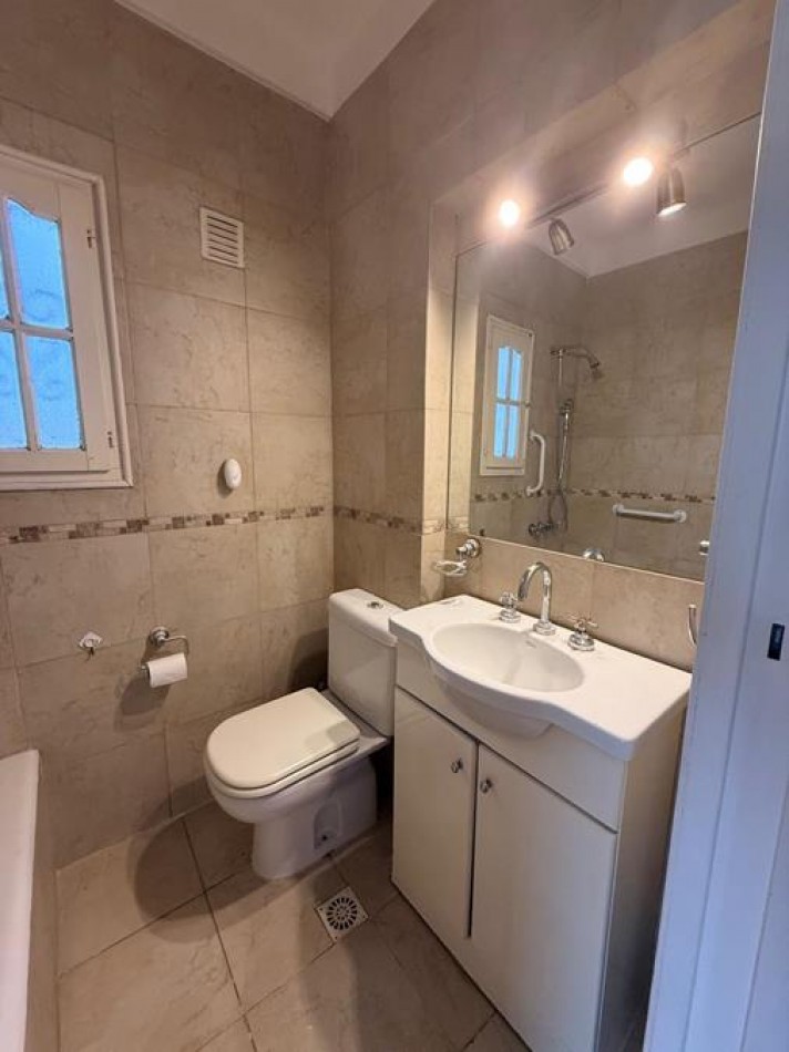 Palermo, 3 Ambientes al FRENTE. con balcon. Muy buena ubicacion Guemes esquina Araoz. MUY LUMINOSO