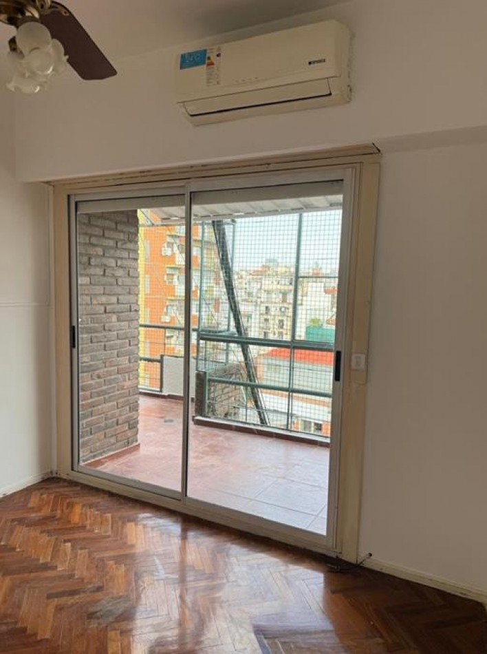 Palermo, 3 Ambientes al FRENTE. con balcon. Muy buena ubicacion Guemes esquina Araoz. MUY LUMINOSO