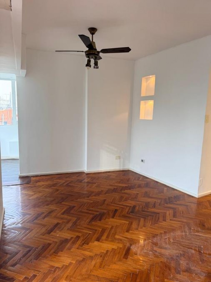 Palermo, 3 Ambientes al FRENTE. con balcon. Muy buena ubicacion Guemes esquina Araoz. MUY LUMINOSO