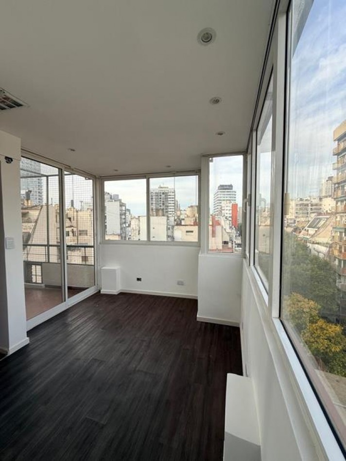 Palermo, 3 Ambientes al FRENTE. con balcon. Muy buena ubicacion Guemes esquina Araoz. MUY LUMINOSO