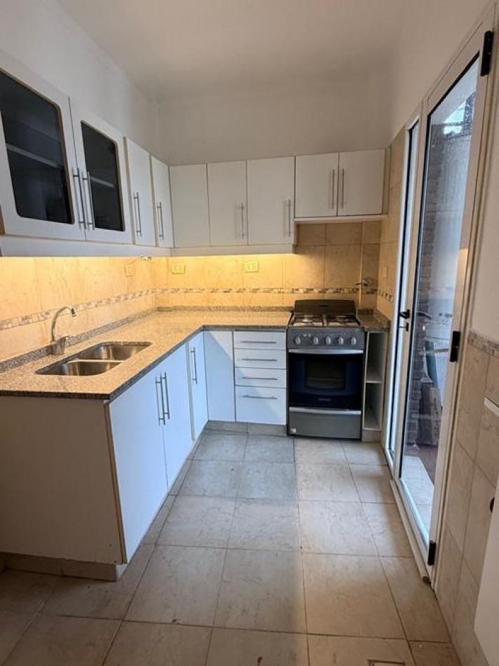 Palermo, 3 Ambientes al FRENTE. con balcon. Muy buena ubicacion Guemes esquina Araoz. MUY LUMINOSO