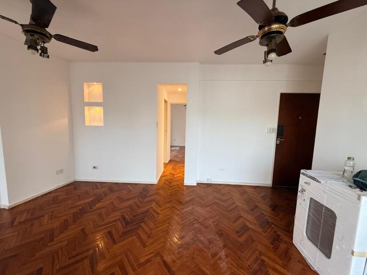 Palermo, 3 Ambientes al FRENTE. con balcon. Muy buena ubicacion Guemes esquina Araoz. MUY LUMINOSO