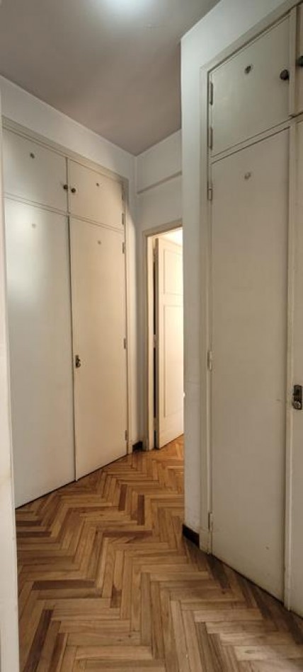 Palermo 4 Ambientes al Frente, con balcon. MUY LUMINOSO. Muy buena ubicacion a 2 cuadras Alto Palermo, a 1 cuadra estacion subte linea D y 2 cuadras plaza Guadalupe.