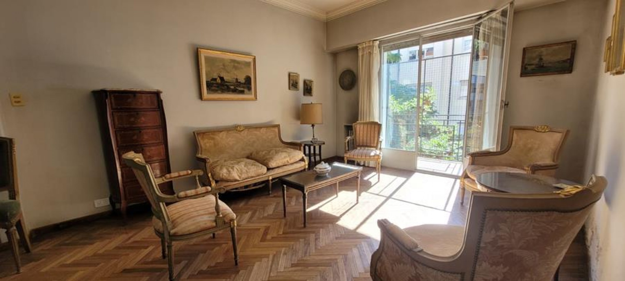 Palermo 4 Ambientes al Frente, con balcon. MUY LUMINOSO. Muy buena ubicacion a 2 cuadras Alto Palermo, a 1 cuadra estacion subte linea D y 2 cuadras plaza Guadalupe.