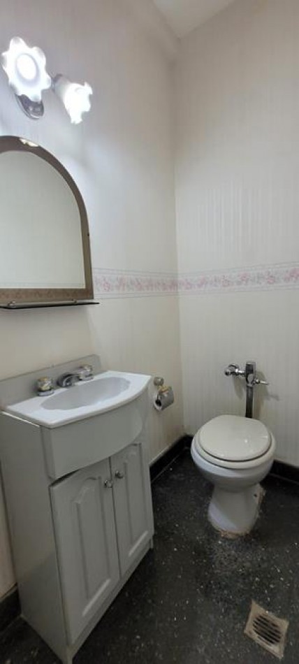 Palermo 4 Ambientes al Frente, con balcon. MUY LUMINOSO. Muy buena ubicacion a 2 cuadras Alto Palermo, a 1 cuadra estacion subte linea D y 2 cuadras plaza Guadalupe.