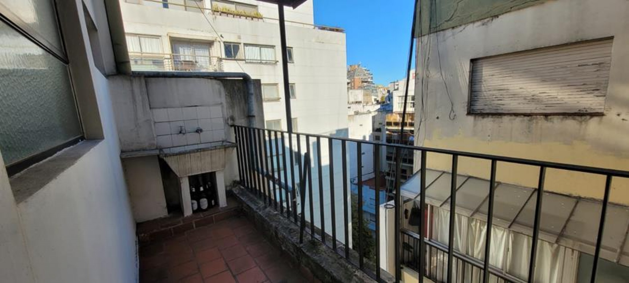 Barrio Norte, 1 Ambiente con balcon. LATERAL. Muy buena ubicacion, luminoso. a 3 cuadras Av. Santa Fe y linea subte D y H