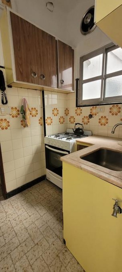 Palermo, 2 Ambientes FRENTE, con balcon, muy buena ubicacion zona Jardin Botanico. a 2 cuadras Av. S Fe y 1 Av. S. Ortiz