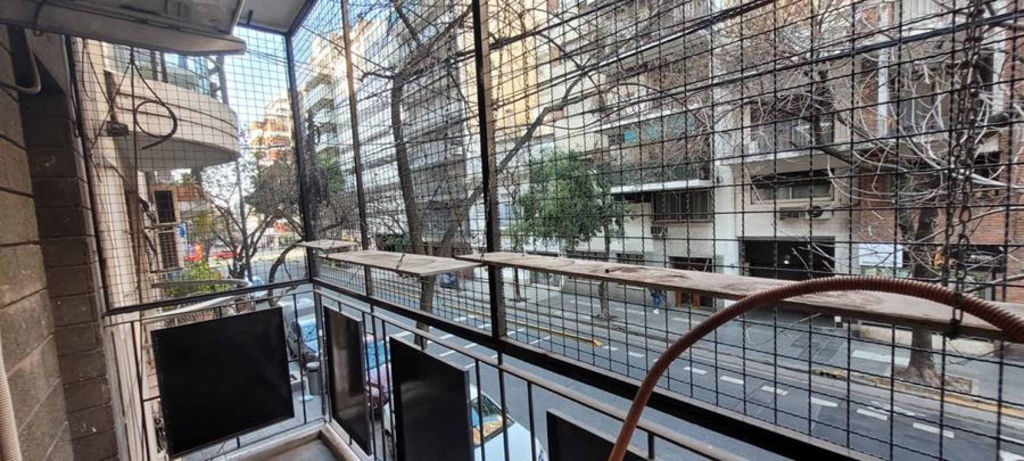 Palermo, 4 Ambientes al frente, con balcon. Excelente ubicacion a 1 cuadra plaza Las Heras, 2 cuadras Av. Santa Fe linea subte D. MUY LUMINOSO