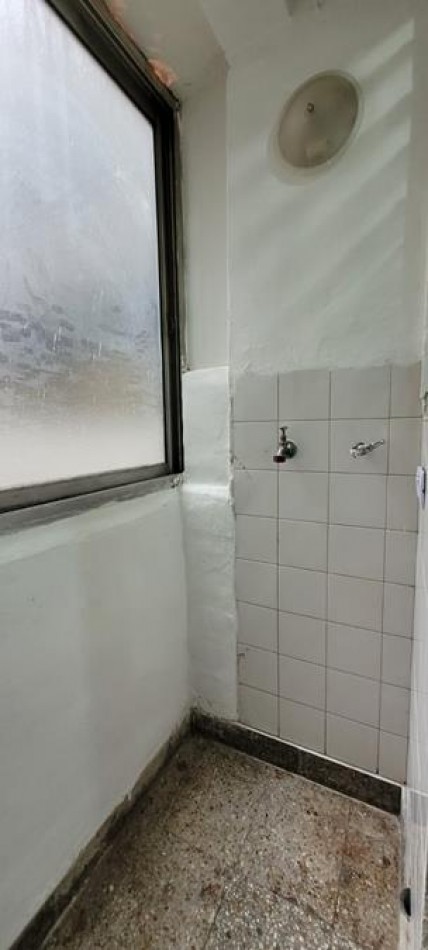 Palermo, 2 Ambientes . Interno, impecable. muy buena ubicacion sobre Av. S Ortiz a mts Av. Satan Fe