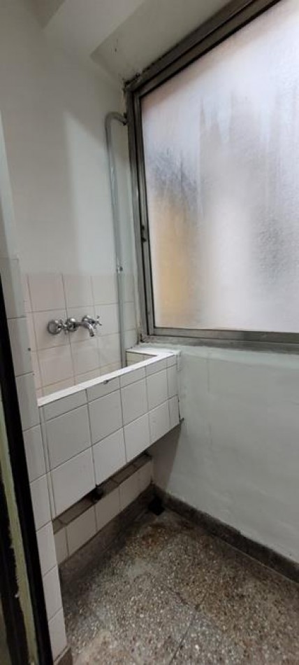 Palermo, 2 Ambientes . Interno, impecable. muy buena ubicacion sobre Av. S Ortiz a mts Av. Satan Fe