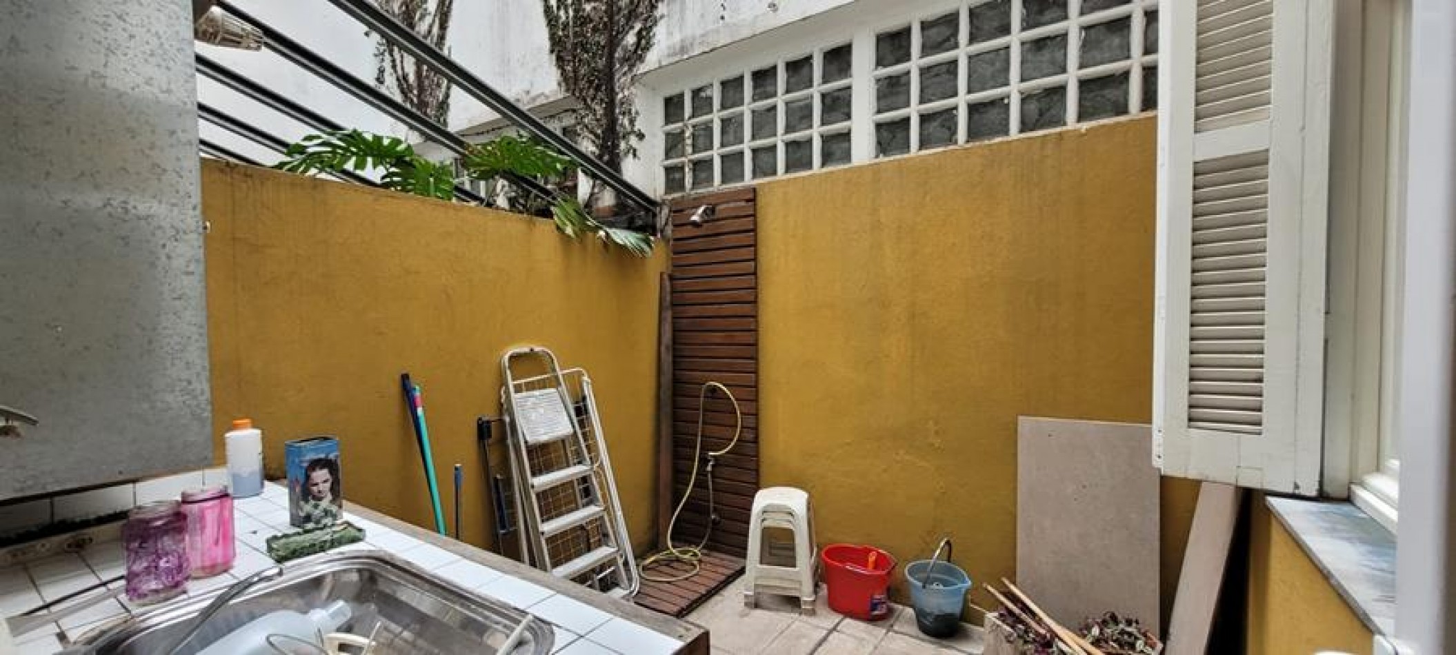 Palermo, 3 Ambientes en Planta Baja. APTO PROFESIONAL. AMOBLADO. Lumionoso. Excelente ubicacion a mts Av, Santa Fe. LInea subte D. Zona Alto Palermo.