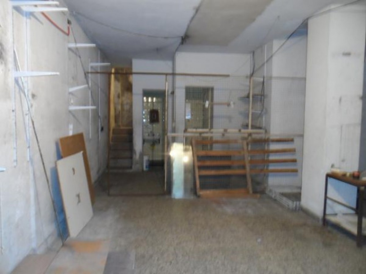 BARRIO NORTE, local a la calle. 72 mt2. M. T. de Alvear y Uriburu