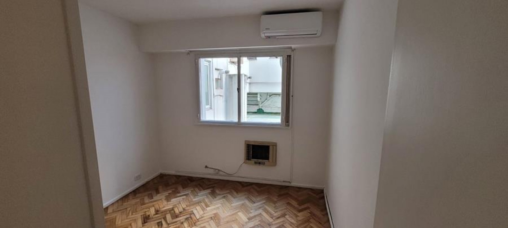 Belgrano, 2 Ambientes, interno. Muy buena ubicacion Estacion J. Hernandez, linea D. Excelente. Apto Profesional