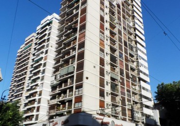 PALERMO, Depto. 3 Amb. al frente, 60 mt2.MUY BUENA UBICACION.  Av. Santa Fe y Av. R. S. Ortiz. CON COCHERA. EXCELENTE OPORTUNIDAD.