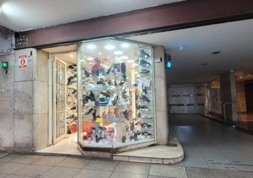 Local comercial, a la calle. Excelente ubicacion sobre Av. SANTA FE
