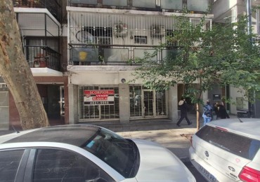 Barrio norte,  excelente local a la calle. Luminoso.
