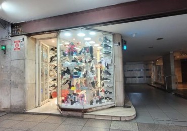 Local comercial, a la calle. Excelente ubicacion sobre Av. SANTA FE